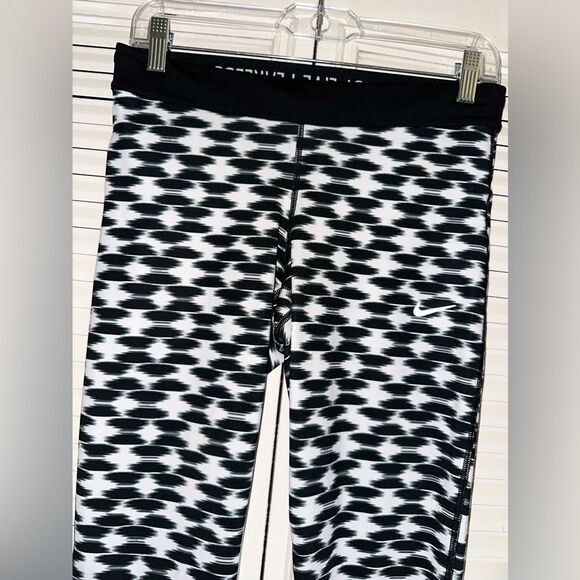 Nike Running Women’s Dri Fit Athletic Leggings Size M - Picture 2 of 9